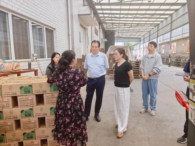 泸州市口岸物流办开展节前安全检查 深入企业走访调研(图2) 口2.jpg