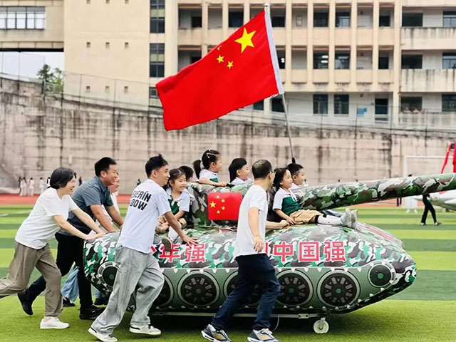 把祖国种进孩子心里!泸州幼儿园“萌娃+”主题活动探索(图3) 3.jpg