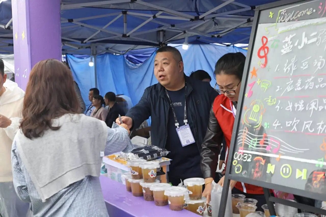 风雨无阻!泸州酒要会·超级银河左岸音乐节第二波狂欢→(图8) 8.jpg