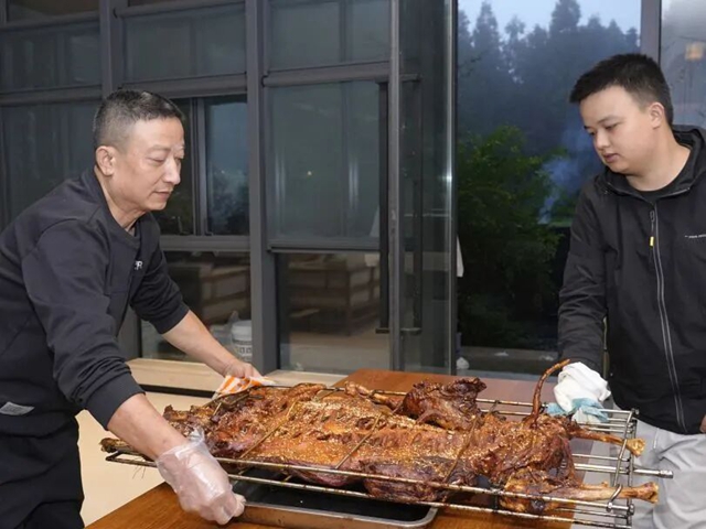 叙永:有风来,从一间房到一场山野聚会——“定制服务”激活国庆文旅消费新场景(图5) 5.jpg