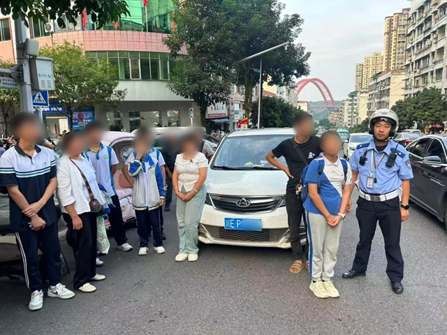 假期不是“护身符”!泸州持续严查超员车辆,多人被曝光!(图2) 查2.jpg