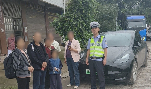 假期不是“护身符”!泸州持续严查超员车辆,多人被曝光!(图6) 查6.jpg