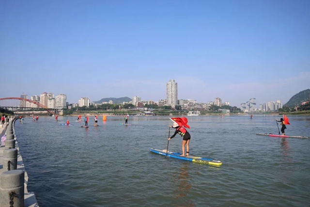 逐浪三江!宜宾横渡长江挑战赛举行(图4) 4.jpg