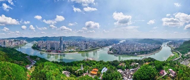 逐浪三江!宜宾横渡长江挑战赛举行(图9) 9.jpg