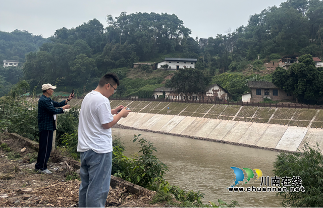 叙永县水务局开展永宁河段无人机固废排查 提升河道监管效能(图1) 永宁河段无人机固废排查.png