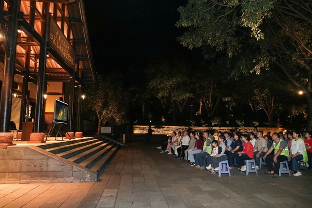 在长征发生地看长征大剧 古蔺干群共同观看《伟大的长征》首播(图2) 毛2.jpg