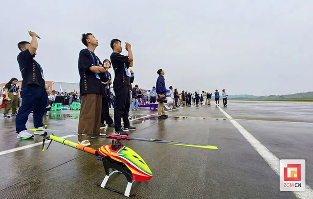 抬头看天,有人比赛!全国超200所高校学子都来自贡了!(图6) 6.jpg