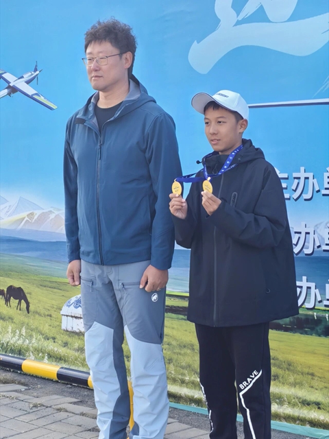 双喜临门!泸州学子斩获全国航模锦标赛双冠(图1) 人1.jpg