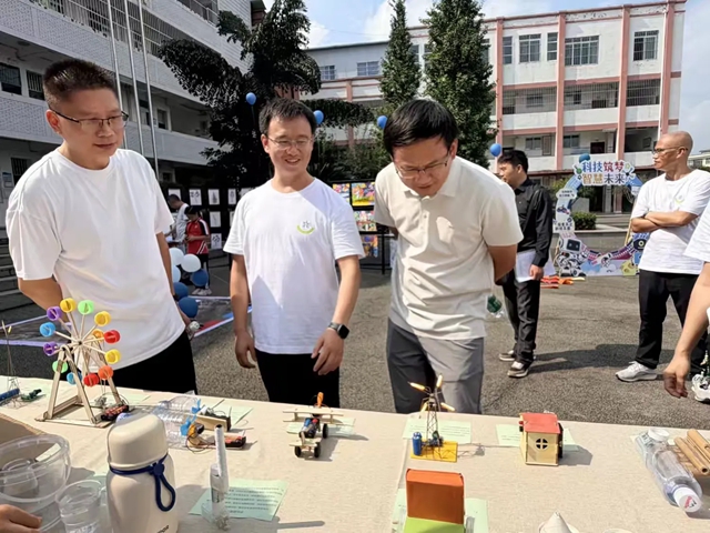 舞动活力,科技逐梦|泸县天兴镇学校阳光大课间暨科技创新展评活动圆满举行(图9) 9.jpg