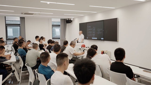泸州民建会员风采|蒲鲁:就业是最大的民生,尽己所能培养更多高素质技能人才(图1) 鲁1.jpg