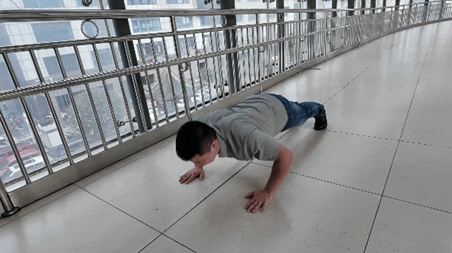 王念武:每天坚持做100个俯卧撑的正骨医生(图4) 王4.jpg