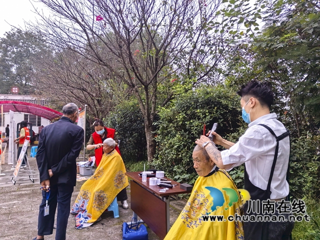 情暖金秋话桑榆 敬老重阳忆变迁|泸县玉蟾街道龙桥社区开展2026年重阳节主题活动(图1) 义剪.jpg