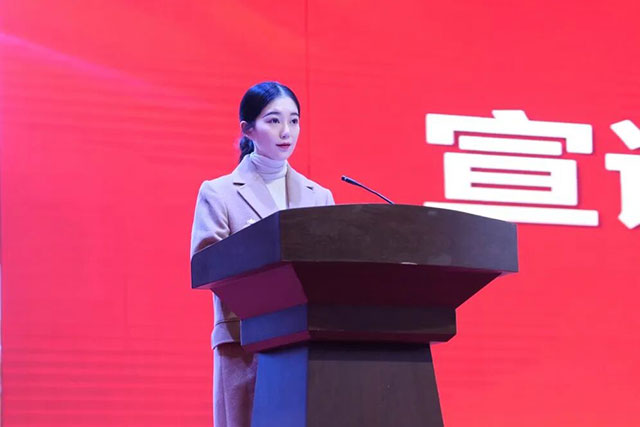 聆听巾帼故事·汲取奋进力量 | 记2025年度“四川省三八红旗手”何俊琳:职校生的出路,和她在民办高校的十五年(图1) 1.jpg