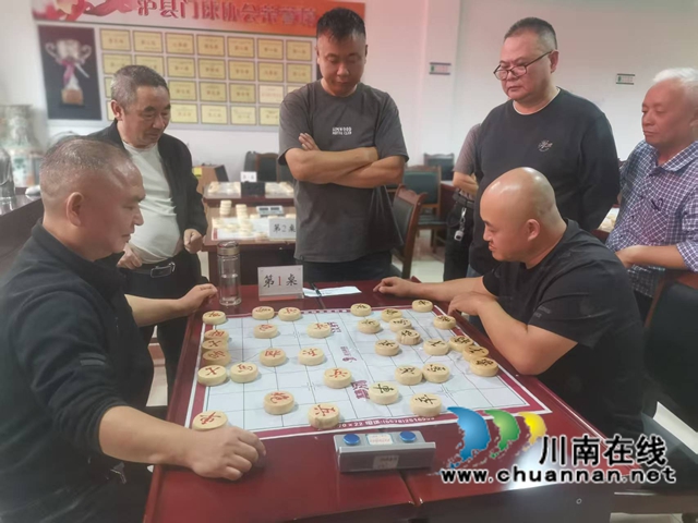 体育运动促健康 九九重阳享快乐|泸县举办重阳节中国象棋邀请赛(图4) 比赛活动场景 3.jpg