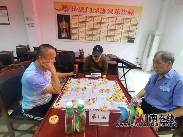 体育运动促健康 九九重阳享快乐|泸县举办重阳节中国象棋邀请赛(图5) 比赛活动场景 4.jpg