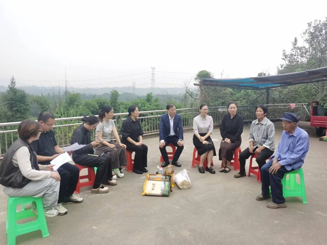 爱心走访 情暖桑榆|民建泸州市江阳区基层委开展重阳节慰问活动(图3) 建3.jpg
