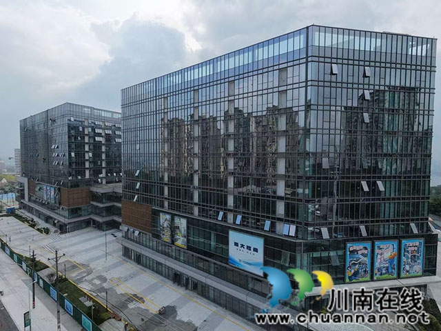 龙驰广场主体全面完工┃龙马潭明年5月将新添一站式生活新地标(图2) 龙驰广场外立面.jpg
