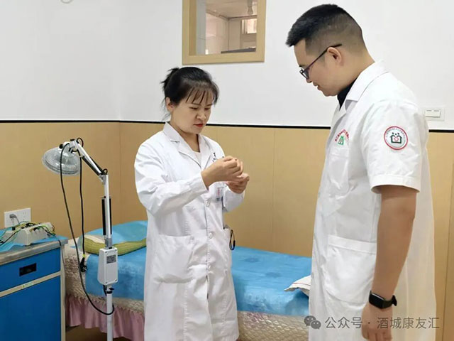 名医指导+智能设备!泸州市人民医院助力,合江首个“智能化康复中心”本周正式启用(图1) 1.jpg