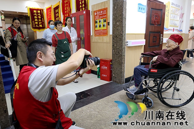 龙马潭区莲花池街道:定格百岁美好瞬间 温情守护幸福晚年(图6) IMG_9255.jpg