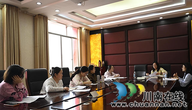 深耕教研强师资 精准视导促备考——泸县中职 2026 年秋期公共基础课教师培训暨高三教学视导活动在泸县建校举行(图7) 英语组评课议课.jpg