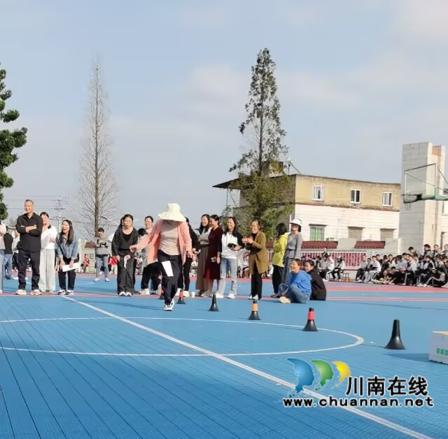 挥洒运动激情,绽放青春风采|泸县天兴镇学校举办第30届秋季田径运动会(图13) 13.jpg
