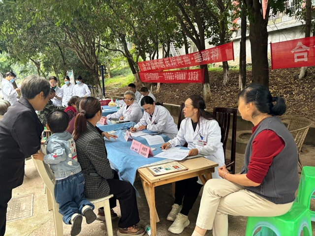 普及镇痛知识 呵护睡眠健康|合江县中医医院义诊服务进桥凼社区(图3) 义3.jpg