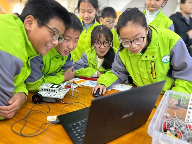 深耕实践育人 赋能知行成长 | 泸州市常态化推进中小学生每周至少半天校外实践教学(图5) 学5.jpg