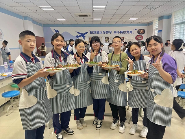 深耕实践育人 赋能知行成长 | 泸州市常态化推进中小学生每周至少半天校外实践教学(图6) 学6.jpg