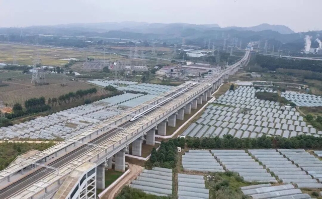 10月31日起,泸州⇌雅安新增直达动车(图1) 雅安1.jpg