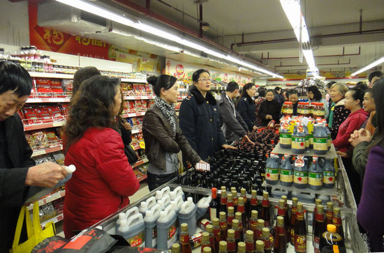 泸州：工商部门保稳定&nbsp;平抑食盐抢购潮(图1)