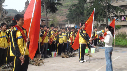 叙永职高：志愿护绿使者&nbsp;种下幼苗700棵(图1)