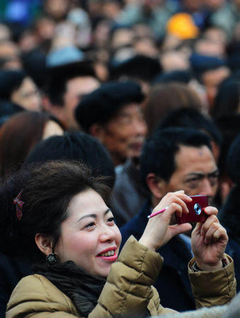 昨日玉龙湖放生节开幕&nbsp;众明星打造视听盛宴(图4)
