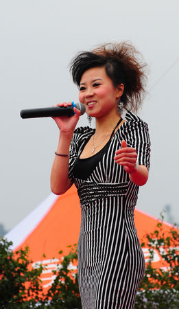 昨日玉龙湖放生节开幕&nbsp;众明星打造视听盛宴(图9)