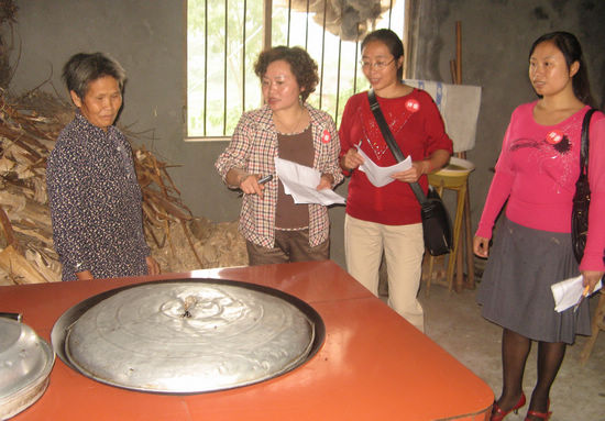 胡市镇：妇女撑起“和谐”半边天(图2)