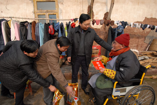 泸县开展“领导挂点、部门包村、干部帮户”活动(图5)