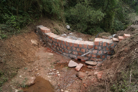 大石乡：农村安全饮水主体工程竣工