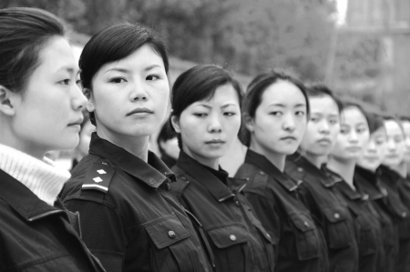 内江秘训&nbsp;川南首支女子特勤队(图1)