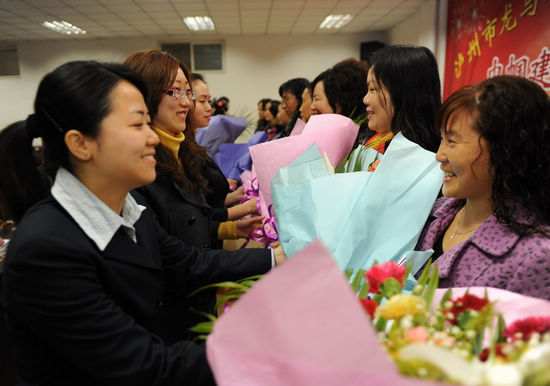 龙马潭区举办女性先进事迹演讲比赛(图3) 龙马潭区举办女性先进事迹演讲比赛(图3)