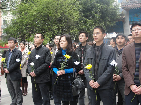 合江县财政局开展清明祭英烈扫墓活动