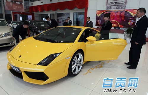 2011年新款兰博基尼亮相盐都