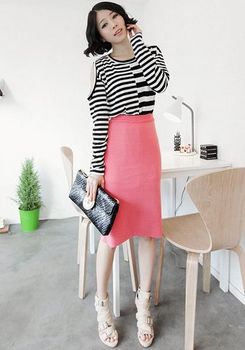 打底衫+半身裙&nbsp;换季越穿越漂亮