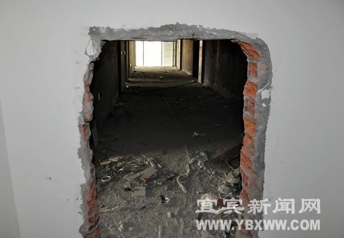 网友质疑新剧场“晒太阳”&nbsp;部门回应未交付(图4)