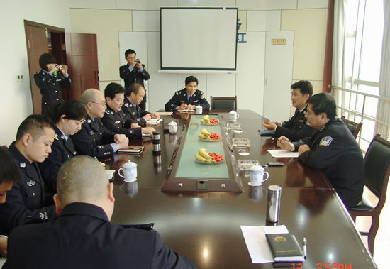 长航公安局领导到泸指导治安防控体系建设(图1)