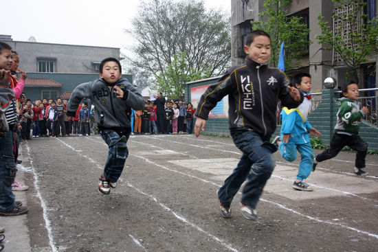 龙车镇：阳光运动&nbsp;健康成长(图2)