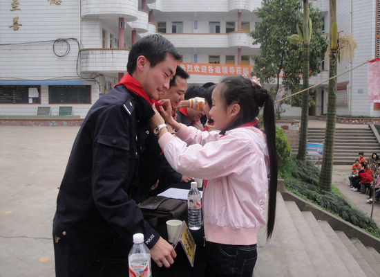 白节镇：法制安全教育进课堂(图1)