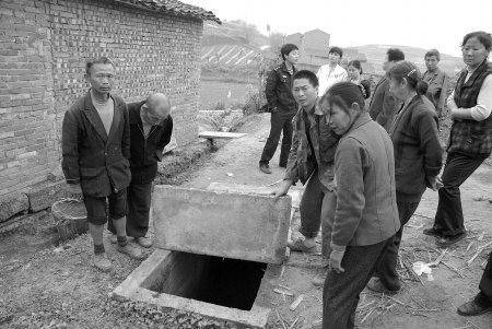 1人中毒3人去救 自贡一沼气池连夺4条命 