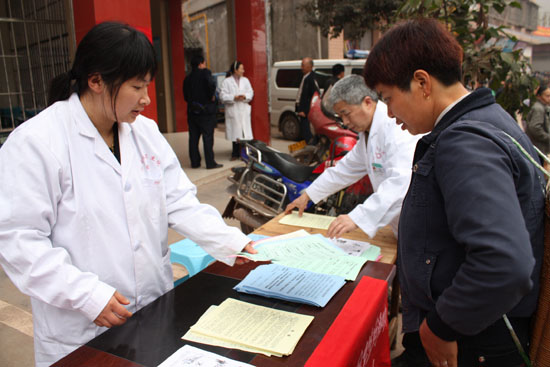 纳溪打古镇开展“爱国卫生月”活动(图2)