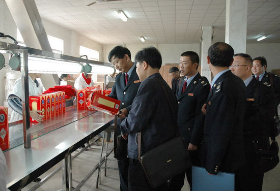 龙马潭区国税局举行酒类税收专业化管理座谈会(图2) 龙马潭区国税局举行酒类税收专业化管理座谈会(图2)