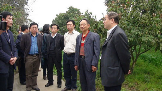 泸县接受中国科协检查组实地检查(图1)