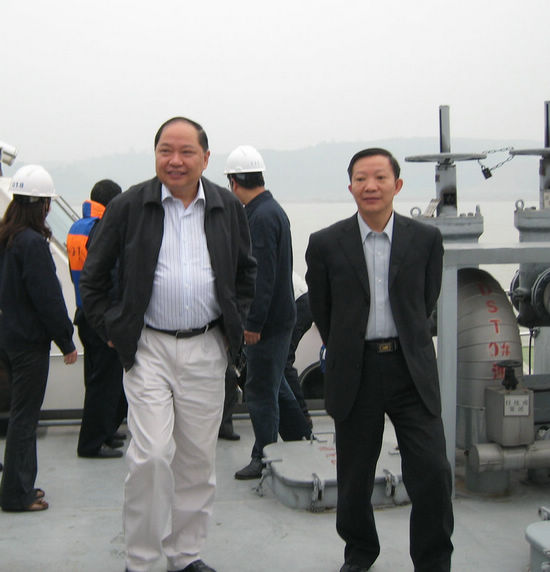 严以新一行调研龙马潭区航道、港口建设(图2) 严以新一行调研龙马潭区航道、港口建设(图2)